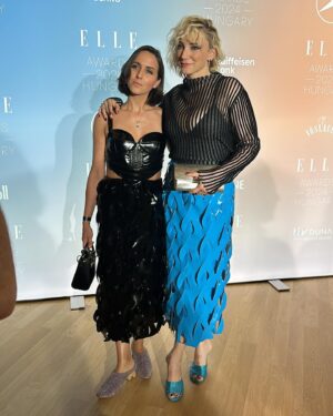 Alexandra Borbély Instagram - #elleawards hungary 2024 
#reklámnakminősülőtartalom 
 
szeretem ünnepelni a nőket, mint egy kimenős anyuka meg még inkább😅🥳
szeretettel gratulálok minden jelöltnek, és díjazottnak egyaránt💫
köszönjük @x____kata____x & @danielbenus , hogy beöltöztettetek minket😎🙏