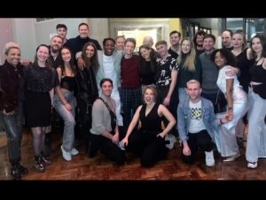 Alexandra Mardell Instagram - 6 weeks of festive fabulousness, with the most incredible and hilarious cast and crew! 
Thanks for having me! It really was the best team! 
It’s been Juuuuust Right 🎪