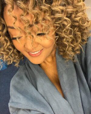 Alexandra Mardell Instagram - I’ll be blonde for quismois 💛