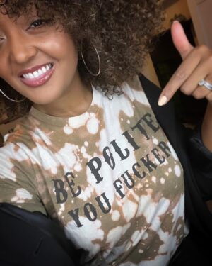 Alexandra Mardell Instagram - Weekend so far: 

Found an old T-shirt that never gets old.
Pretty leaf.
Husband smashing a gig as per. 
Line learning with a brew in the bay. 
🧡