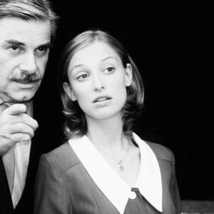Alexandra Maria Lara Instagram - Lieber Peter, Du wunderbarer Mensch, Du großer Schauspieler.  Ich hatte so großes Glück, schon in jungen Jahren an Deiner Seite spielen und von Dir lernen zu können.  Von Dir, von Bruno, von meinem Papa. Eure Menschlichkeit und euer Herz gepaart mit eurer Kunst- das hat mich geprägt und wird mich immer begleiten. Ihr habt so viel gegeben und das wird immer da sein 🤍