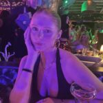 Alexandra Beaton Instagram - Checking in
