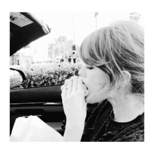 Alexandra Dinu Instagram - Appetite comes with eating .
Photo credit : @christianstan ❤️