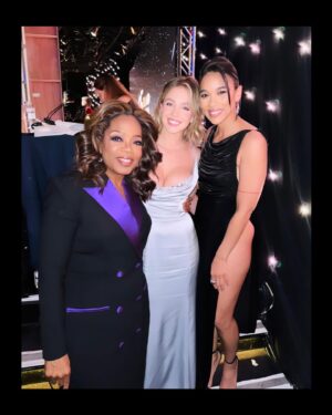 Alexandra Shipp Instagram - date night wit the babe @sydney_sweeney 
for @glaad 🌈🦄🏳️‍🌈

Congratulations to all the nominees and winners!! Such a special and meaningful night 🥰

BTW….. WE MET @oprah !!!!!!!!!

💄 @danadelaney 
💇🏽‍♀️ @milesjeffrieshair 
👗 @mandelkorn X @christopher_esber 
👠  @davidkomalondon
👛 @cultgaia
📸 #masonrosephoto