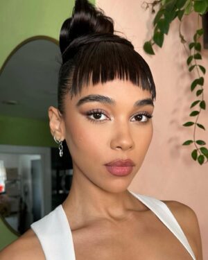 Alexandra Shipp Instagram - the people have spoken 🖤

@peopleschoice 

💄 @cherishbrookehill 
💇🏽‍♀️ @larryjarahsims 
👗 @mandelkorn X @monotofficial 
💎 @jenmeyerjewelry X @danarebecca