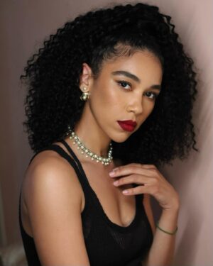 Alexandra Shipp Instagram - /au·​di·​ble/

loud enough to be heard; able to be heard

love
so good you can taste it
so intense you can feel it 
so real you can see it
it’s mine
it’s yours
i savor every second
every drop

Loved celebrating #LoveOutLoud #MissDior with @diorbeauty and the @dior fambam 🌸

💄 @babskymakeup 
💇🏽‍♀️ @mitchellcantrellbeauty 
👗 @dior