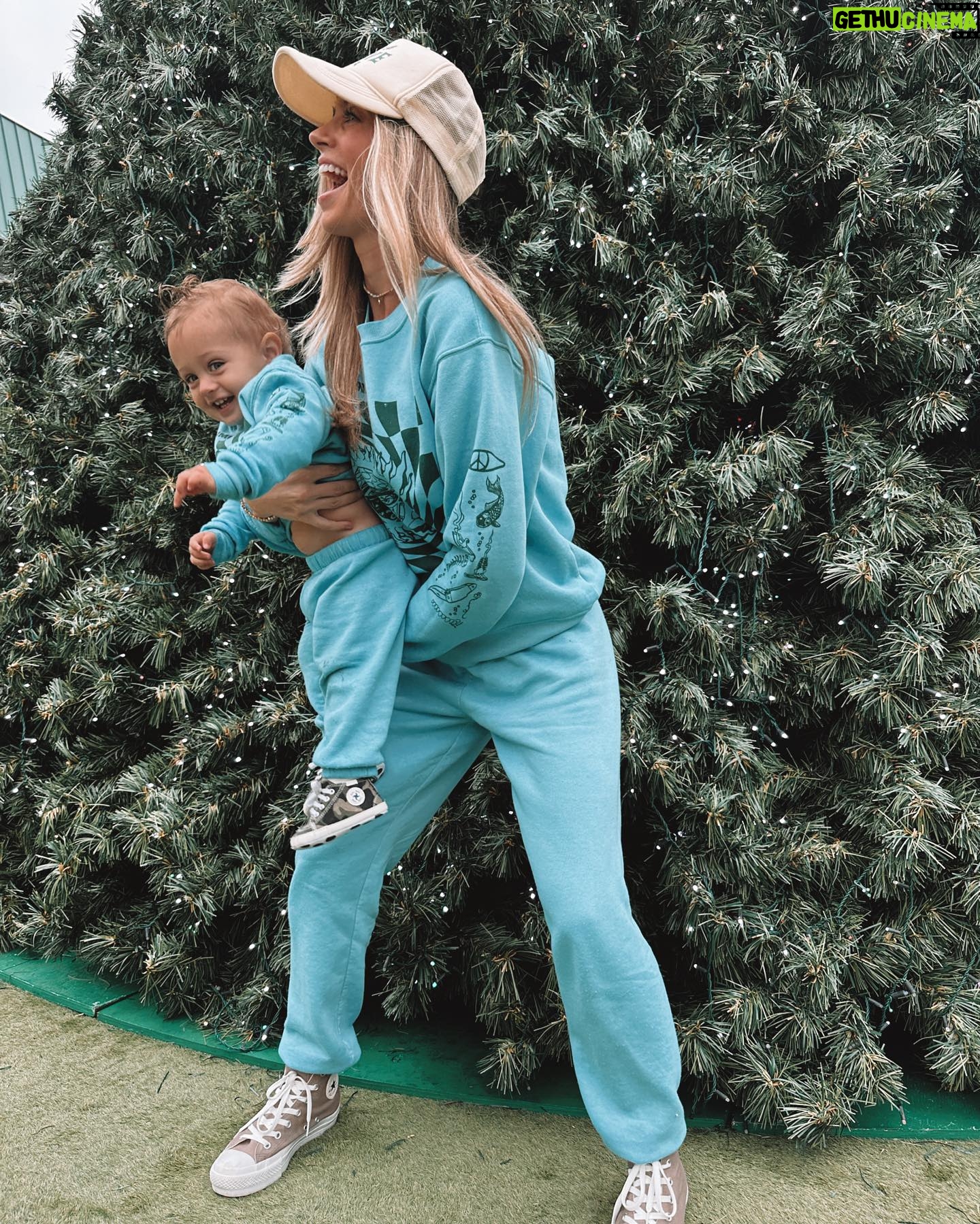 Alexandria DeBerry Instagram - did this weekend force me to order a toddler leash? the learning to walk stage is shortly followed by the “wanting to dart into the street” stage.. 😝 you can count on beaux to put the ‘rowdy’ in @rowdysprout ⚡️🛹 🤘🏼 💙