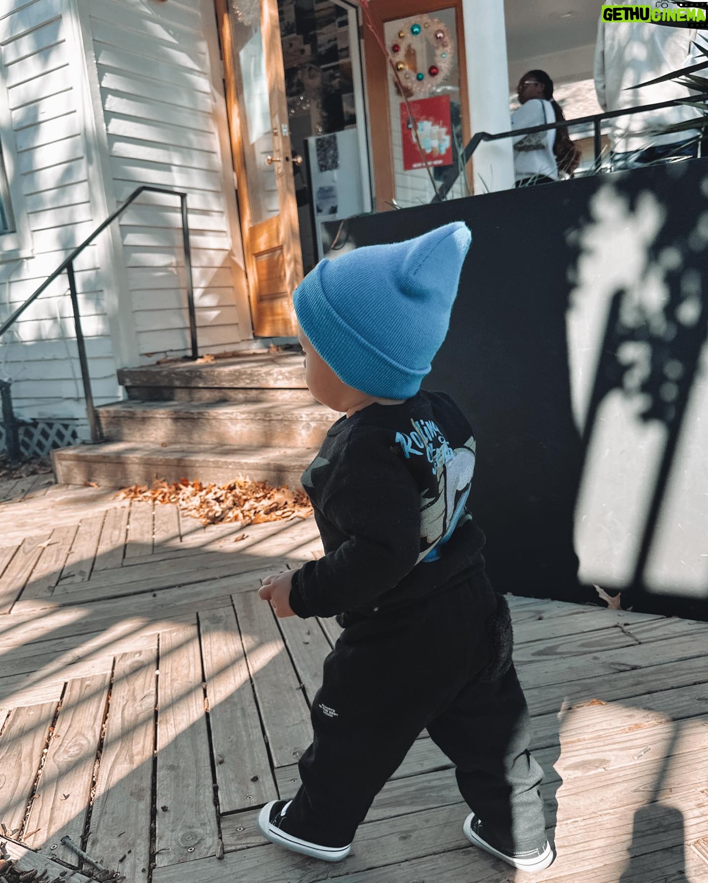 Alexandria DeBerry Instagram - did this weekend force me to order a toddler leash? the learning to walk stage is shortly followed by the “wanting to dart into the street” stage.. 😝 you can count on beaux to put the ‘rowdy’ in @rowdysprout ⚡️🛹 🤘🏼 💙