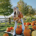 Alexandria DeBerry Instagram - giving thanks with our whole heart 🤎 psalm 9:1 | happy thanksgiving!