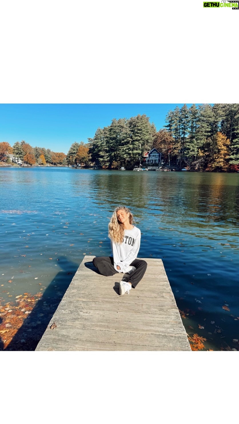 Alexandria DeBerry Instagram - New England in the fall 🤎🍁