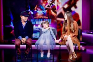 Alexis Arnold Instagram - Fun pictures from the interview we did on the FOX channel for the movie Mission From Outer Space 2037. It should be hitting select theatres in August. #missionfromouterspace2037 #wellingfilms #alexisarnold #alexisarnoldactress #alexisarnoldmodel #fox #isiahfactor #isiah #news #interview #actress #actresslife #director #movie