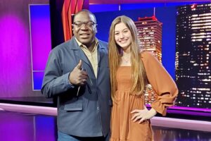Alexis Arnold Instagram - Fun pictures from the interview we did on the FOX channel for the movie Mission From Outer Space 2037. It should be hitting select theatres in August. #missionfromouterspace2037 #wellingfilms #alexisarnold #alexisarnoldactress #alexisarnoldmodel #fox #isiahfactor #isiah #news #interview #actress #actresslife #director #movie