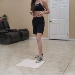 Alexis Arnold Instagram - It's always fun learning to use a new weapon! #sai #tmt #karate #selfedefense #actionstar #actress #stunt #moviemagic #mma #dragonsden #dragon #training #reachinggoals #dreamer #saitraining