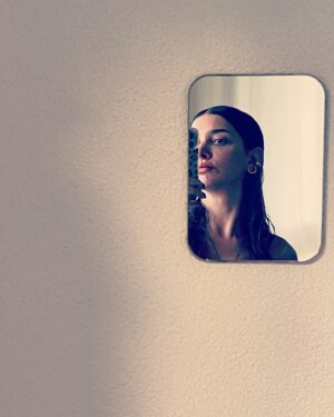 Algı Eke Instagram - Who’s the fairest of them all🖤 #mirrormirror #humor