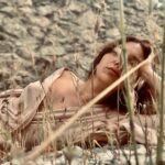 Algı Eke Instagram - Ne düşler görebilir insan ,düşünmeli bunu…🥀 #self #loving #ophelia