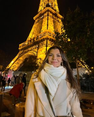Ali Landry Monteverde Instagram - Our first night in Paris was all about the majestic Eiffel Tower🇫🇷