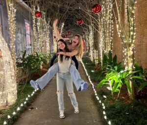 Ali Landry Monteverde Instagram - Home for the Holidays! #louisianachristmas