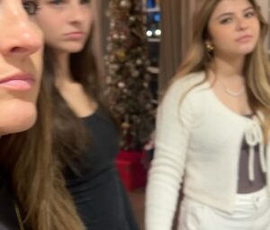 Ali Landry Monteverde Instagram - Home for the Holidays! #louisianachristmas