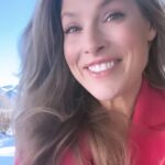 Ali Larter Instagram - ✨🍷✨20% off FOREVER GOLD WINE with my code FOREVERGAL starts now! ✨🍷✨ Hey lovers, I’m kicking off the season of romance with a Galantine’s Day party and a Sweetheart’s soirée! I’m sharing my fav recipes, how I throw my parties, my fav red lipstick, and all things chocolate, cheese, and wine all over! Order yours now and join me in the fun. ❤️💋😘 www.forevergoldwine.com