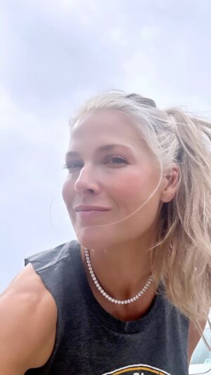 Ali Larter Instagram - I spent my birthday on set and there is no where else I would rather be! Grateful. Happy. My heart is brimming over with the love I feel for my friends and family. Here’s to another trip around the sun 🥳