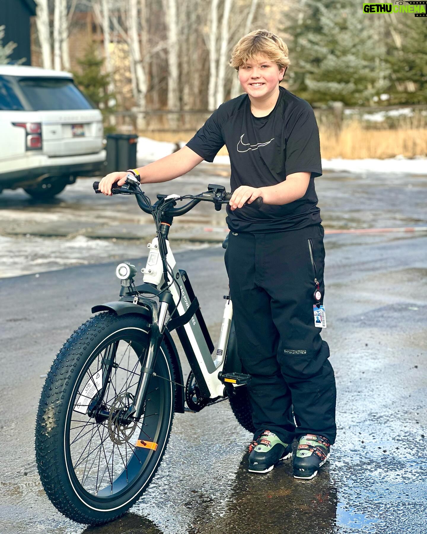 Ali Larter Instagram - I canโt believe on December 20th my baby turned 13!!! This teenager is full of drive and passion for life! He is the best friend to all his boys, tirelessly dedicated to school, a sneaker aficionado, ramen lover, amazing skier and basketball player, my favorite late night reading and movie buddy, and is super cool but has a real sensitive side. I love you, Teddy!!! We are always so proud of you. ๐๐๐ฅณ๐