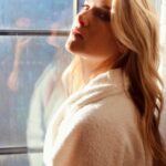 Ali Larter Instagram - The Bare Magazine. Thank you for the profile shot through your artist’s eyes. @tina_turnbow Link in my bio for the latest issue.