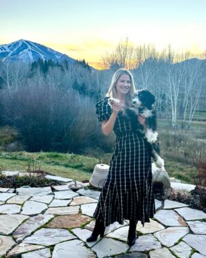Ali Larter Instagram - How did you know to match my dress to my new puppy? Loving your gorgeous Sun Valley dress- Thank you! @katherineschwarzenegger @cleobella