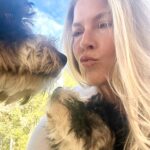 Ali Larter Instagram – Welcome home, Bootsy! One look at those feet and we thought she was already wearing her winter snow boots so… Bootsy it is, Betty Boop to me, and Booty to Vivienne. Hahaha- In a family with all Chiefs and no Braves, it took us a few days to figure out your name. One needed it to be funny, another cute, one wanted it named after candy, and the other for it to be deep. Who do you think won? No joke that puppies take a lot of time and patience, but they truly soften your heart. She is so playful and silly. Our hearts are full, sweet pea. ❤️🐶 ❤️