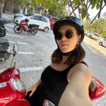 Ali Tate Cutler Instagram - I get to choose if I am a victim to life. Or I get to choose if all bad and good things that have happened are for my highest good. Tell me the evidence you have below that ⬇️ 1) the universe is indifferent or out to get you 2) the universe is always conspiring in your favor