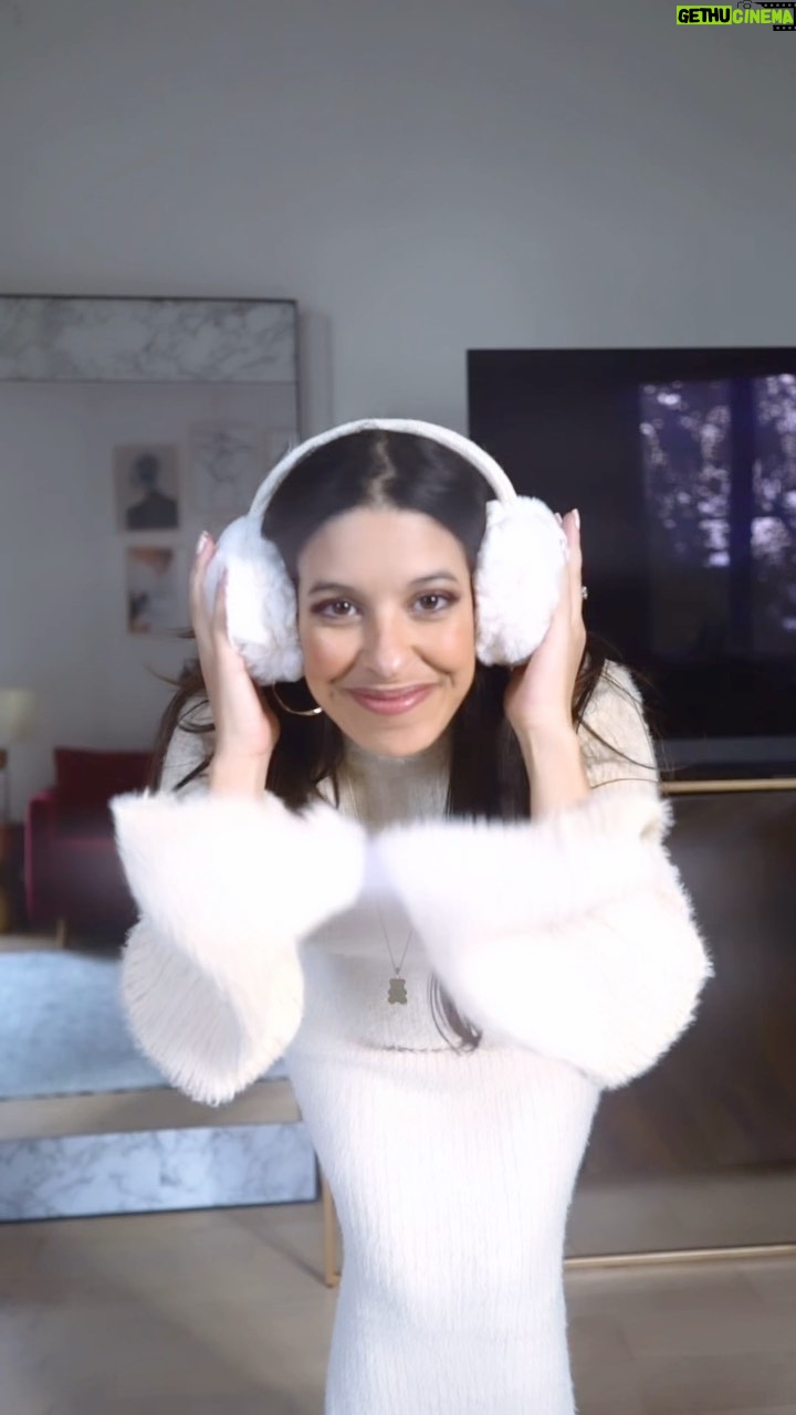 Alia Chergui Instagram - Ma sélection winter @boohoo ❄️ Toutes les pièces que je portes des chaussures aux bijoux aux manteaux c’est @boohoo 🤍 Plus que quelques semaines avant son arrivée 🥹 #boohoo collaboration commerciale