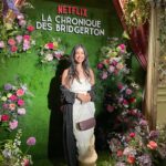 Alia Chergui Instagram - Projection en avant première de la série @bridgertonnetflix avec les copines chez @maisonladuree #bridgerton