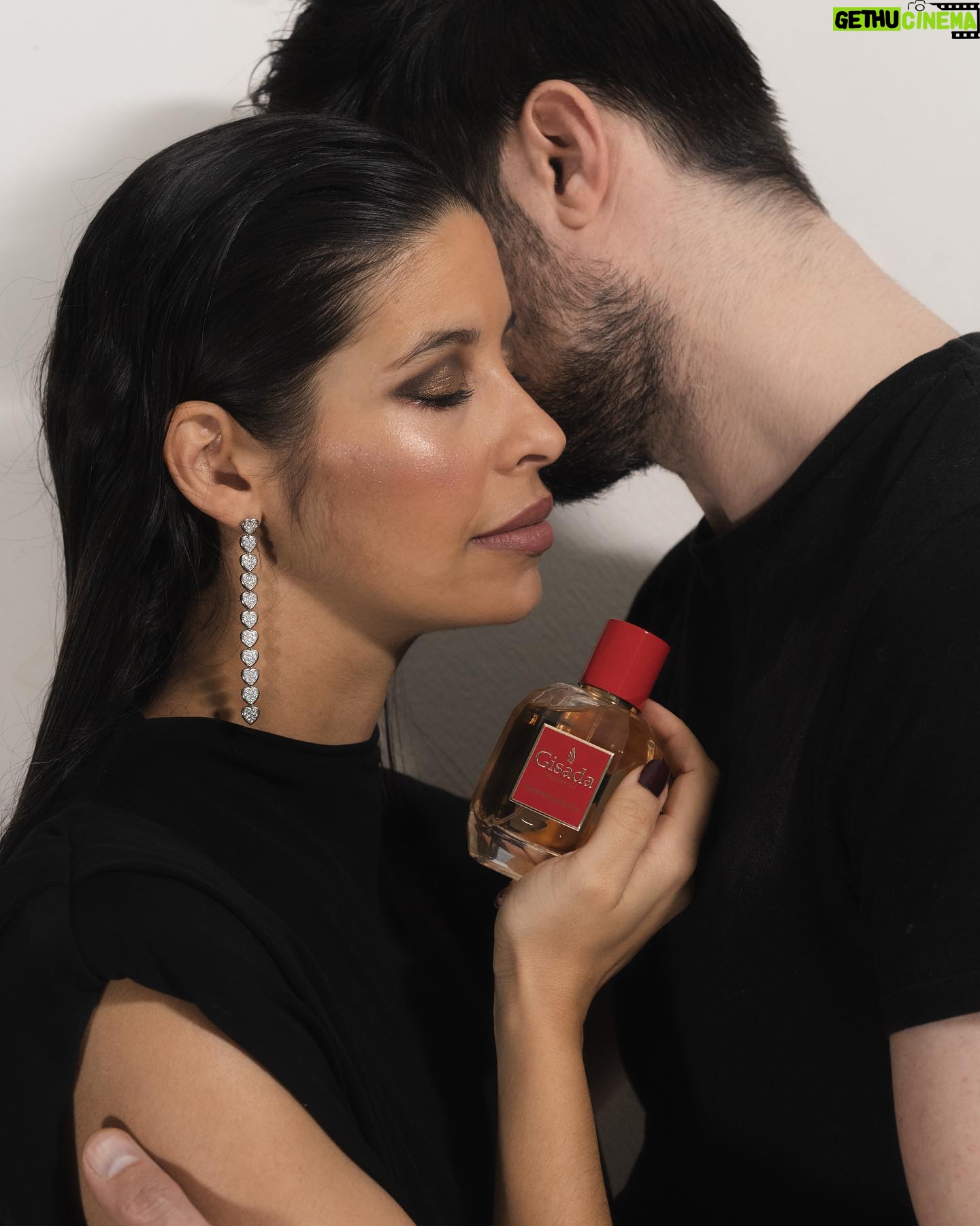 Alia Chergui Instagram - Éveillez vos sens avec l’essence intemporelle de @gisadaofficial , une symphonie olfactive captivante qui transcende l’élégance. L’art de la séduction, encapsulé dans chaque goutte. #gisada #fragrance Collaboration DA @focalisations
