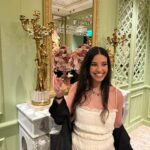 Alia Chergui Instagram - Projection en avant première de la série @bridgertonnetflix avec les copines chez @maisonladuree #bridgerton