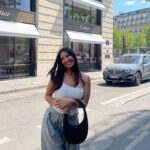 Alia Chergui Instagram - Paris l’été 🤍 Pour ceux qui sont partie, vous avez été ou pendant les vacances ? 😁😎☀️ 4