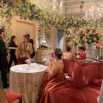 Alia Chergui Instagram - Projection en avant première de la série @bridgertonnetflix avec les copines chez @maisonladuree #bridgerton