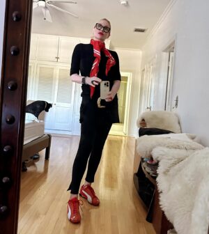 Alice Evans Instagram - I’ll NEVER get the hang of mirror selfies. But I think that’s ok. My favorite is the one at the end. ❤️❤️❤️❤️❤️❤️❤️❤️❤️❤️

PS: Before anybody asks…. Yes my feet are on the large side. US size 11! 😳😂