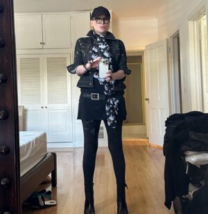 Alice Evans Instagram - Shameless mirror selfies cos the paparazzi keep catching me unawares and when I’m not mewing. And I’m not having it! 

(Kidding. One should ALWAYS mew and never wear one’s sleeping tee shirt over leggings on the school run. Right? A little decorum, please. 😂)

PS. Crap. The second pic is giving me loony vibes..