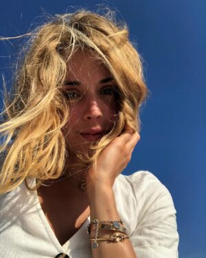 Alice Isaaz Instagram - Quand j’étais blonde et déconfinée.