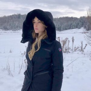 Alice Isaaz Instagram - No one better than you @fusalp to keep me from intense cold ☃️