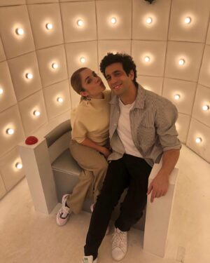 Alice Isaaz Instagram - « Play » toujours sur @mycanal 
@maxboubliloff 
@anthomarciano
