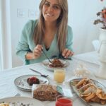 Alice Alves Instagram - O Allways chegou à casa da Alice @quechaticemariaalice 🤩🤩 Mas vamos dizer-lhe uma coisa, também podemos chegar a sua casa com o MELHOR CATERING, com o catering que sempre desejou, como desejou!! Se deseja ser surpreendida(o) diga ‘SIM’ nos comentários, siga-nos e temos uma OFERTA para si👇👇👇👇 válido até 14/Abril! Somos uma empresa de fabrico próprio de delícias saudáveis. Contamos com: 1. Um restaurante aberto diariamente das 11h30-22h com opções de Bowls & Tacos 📍CascaiShopping 2. Serviços de catering personalizados, desde coffee breaks a brunch e almoços sociais e corporativos. Para mais informações: 📩Allwaysbrunch.pt (site) 📱MP (mensagem privada) Obrigada Alice @quechaticemariaalice pelo vídeo e carinho💜 #allwayscatering #cateringservice #cateringsaudavel #catering #lisboa #cascais