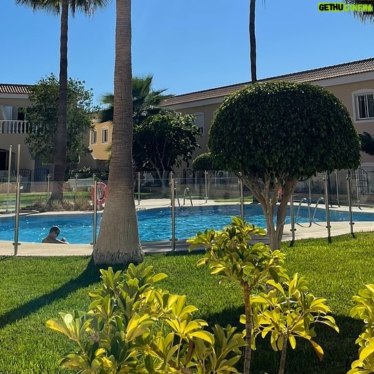 Alice Bendová Instagram - 🌴🌴🌴Přátelé, VELIKONOCE v jednom z našich apartmánů na Tenerife jsou VOLNÉ. Ráda se tam o Vás postarám❤️🐠🐠🐠🌴🌴🌴🌴 🐠🌴Pište na veselaalice@seznam.cz🐠🌴 Foto a video by @real.estatevideography.cz #tenerife #easter #holiday #rent #apartmentforrent #family #relax