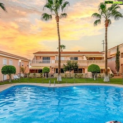 Alice Bendová Instagram - 🌴🌴🌴Přátelé, VELIKONOCE v jednom z našich apartmánů na Tenerife jsou VOLNÉ. Ráda se tam o Vás postarám❤️🐠🐠🐠🌴🌴🌴🌴 🐠🌴Pište na veselaalice@seznam.cz🐠🌴 Foto a video by @real.estatevideography.cz #tenerife #easter #holiday #rent #apartmentforrent #family #relax
