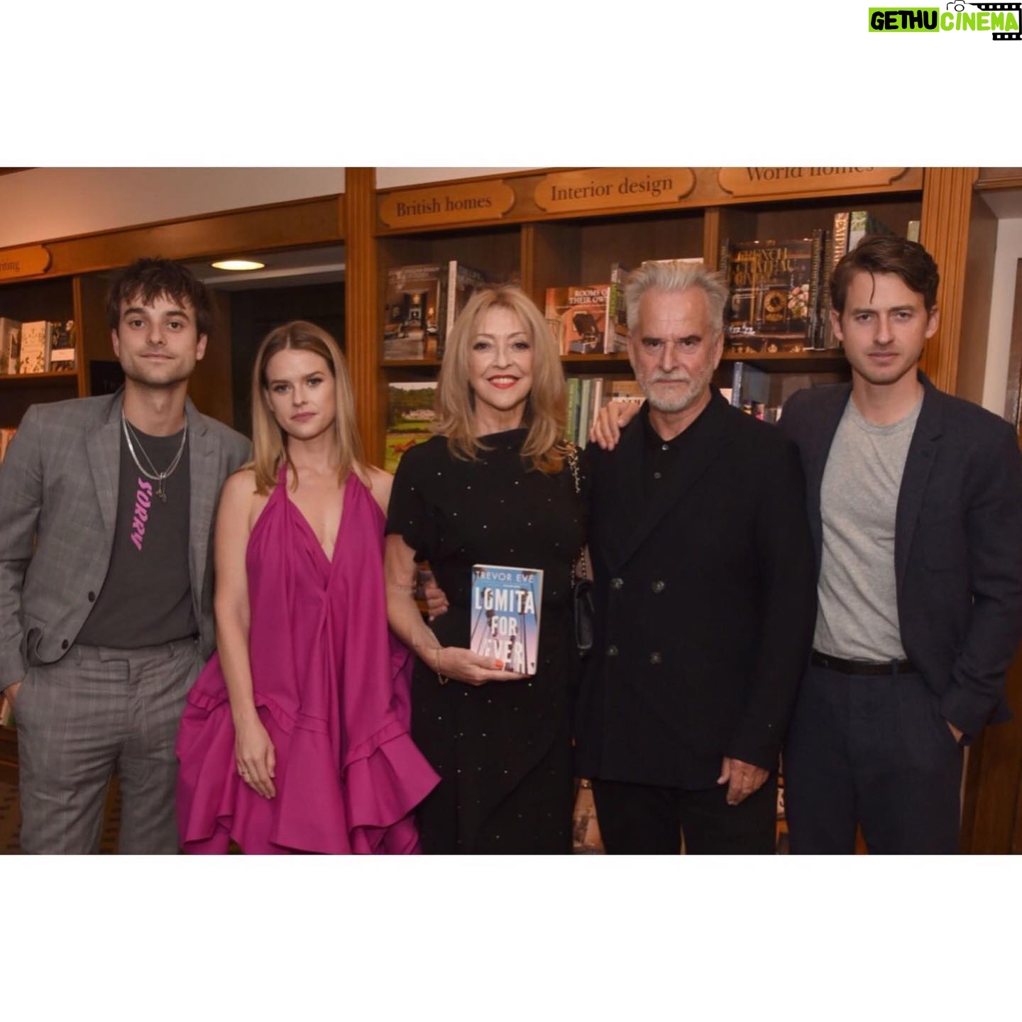 Alice Eve Instagram - May 7, 2019 * * Daddy wrote a book ‘Lomita For Ever’ 🧬 link in bio Thank you @34restaurant