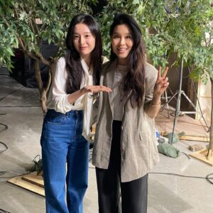 Alicia Hannah Instagram - finally realized my dream of marrying a kdrama star… @sebastianroche is on QUEEN OF TEARS 눈물의 여왕 starting tonight on @netflix ❤️ thank you to our incredible friends at @studiodragon.official Showrunners @netflixkr and the wonderful cast, crew and directors!! 

‘눈물의 여왕’ 스태프분들, 멋진 배우분들, 훌륭한감독님들 진심으로 감사합니다!! 여러분 덕분에 정말 즐거운 시간을 보냈어용!! 우리 김세찬 데뷔 축하해 😉 

#눈물의여왕 #queenoftears