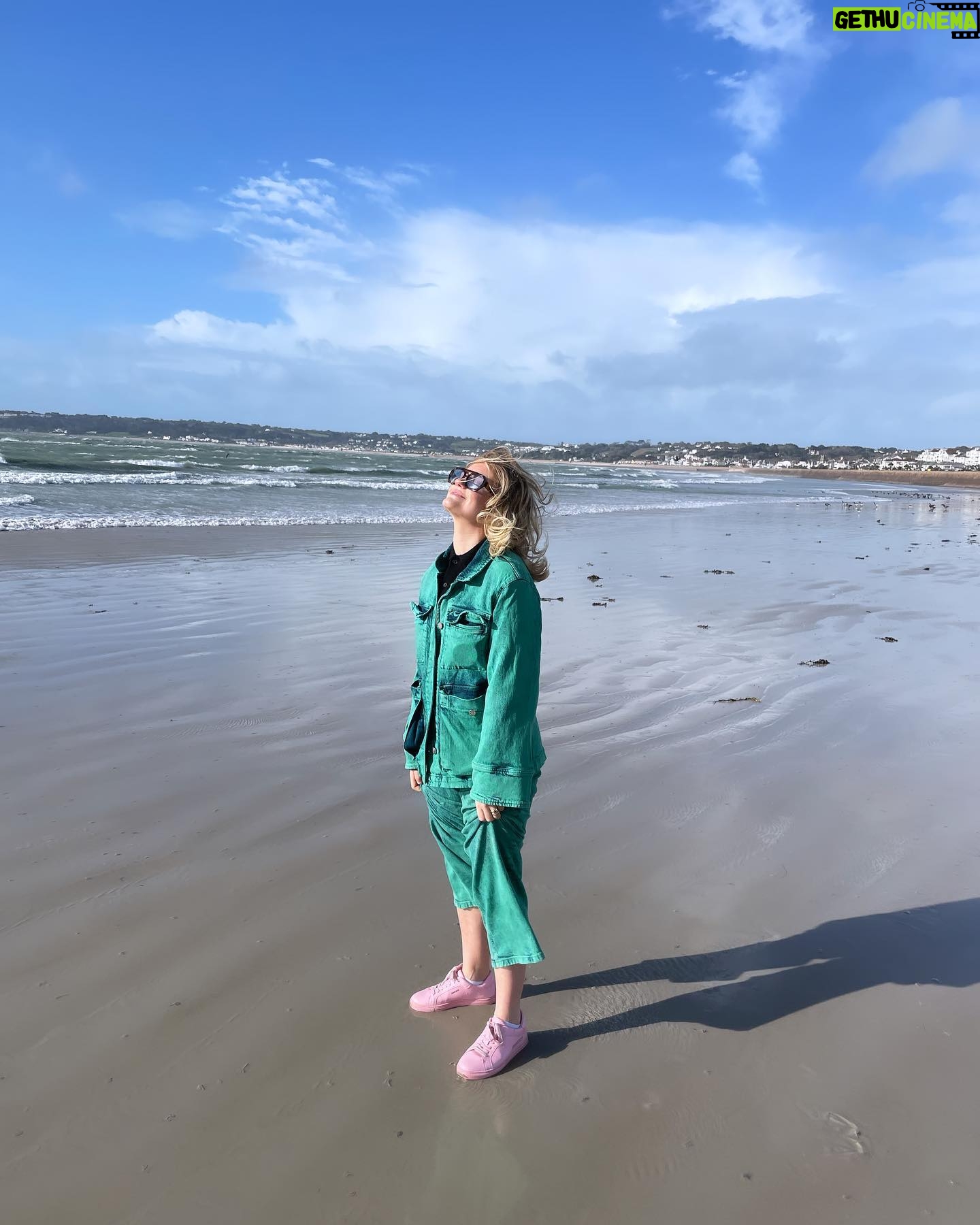 Alicia Agneson Instagram - What did the sea say to the sand…? Thank you for a lovely stay @theclubjersey - for sure not ready to leave the sea wind & salty hair behind