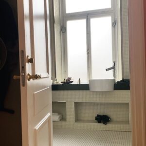 Alicia Agneson Instagram - A Hotel room love story 🛁
Over and out Stockholm you were lovely as always. 
@sparrowhotelstockholm