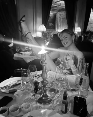 Alicia Agneson Instagram - Love letter from Paris 🩰🦪