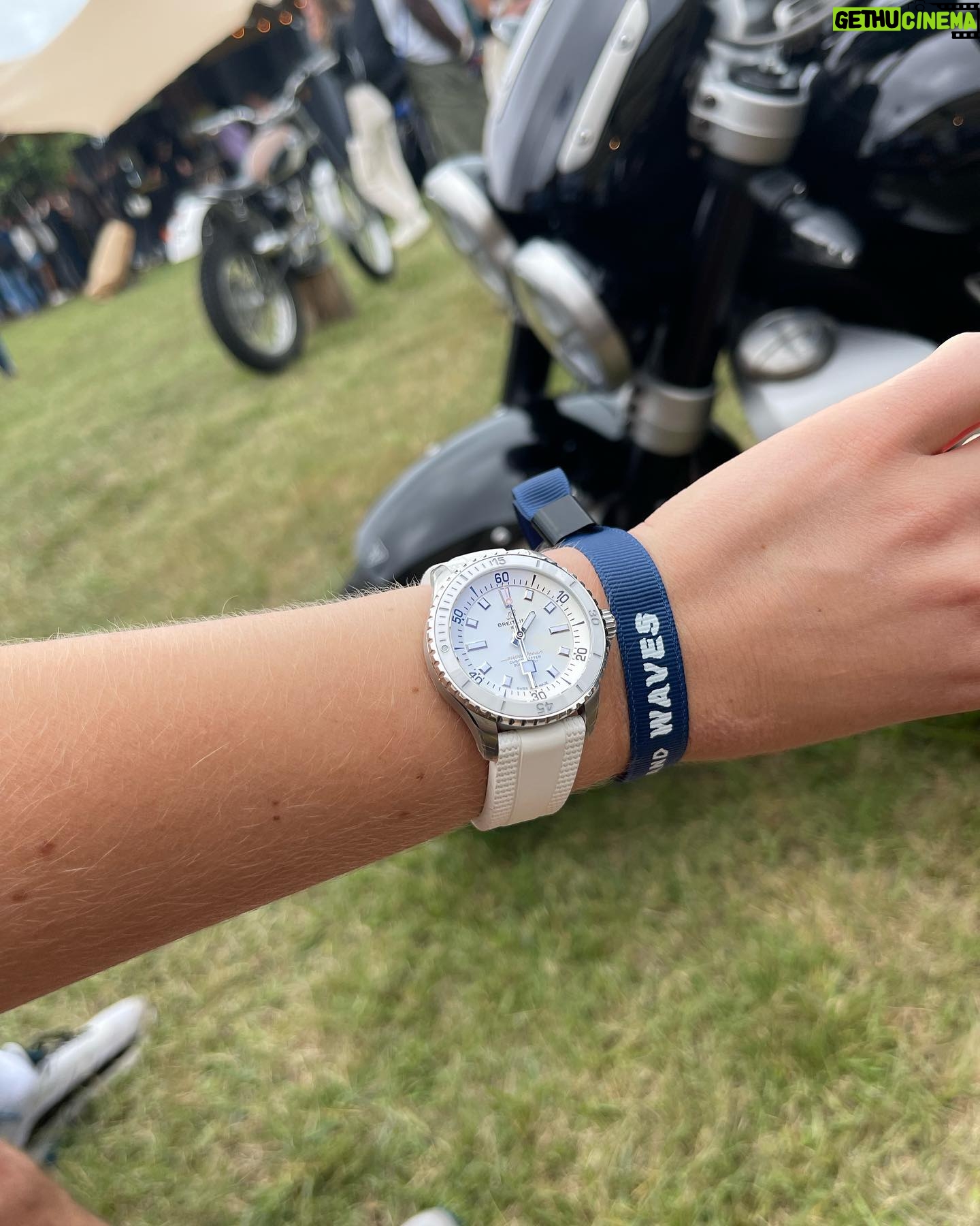 Alicia Agneson Instagram - Words can not describe the days spent with the @breitling family over at Wheels & Waves in Biarritz. Such inspirational people, stories shared (and made) and adventures had. Beach cleaning, surfin waves (alongside some of the coolest human beings I’ve ever met) amongst so so many other things. Thank you all for this unforgettable trip! #squadonamission