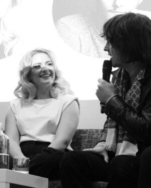 Alicia Agneson Instagram - Words can not describe what an absolutely wickedly great weekend it was in Paris at the Vikings convention. Thank you from the bottom of my heart to everyone who came- such an honour and delight to have a chat with you guys. You roooock and all my love to my Vikings fam ❤️‍🔥